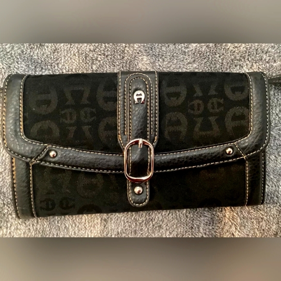 Etienne Aigner Convertible Logo Wristlet Bag - Picture 10 of 16